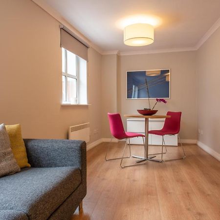PREMIER SUITES Reading Bagian luar foto