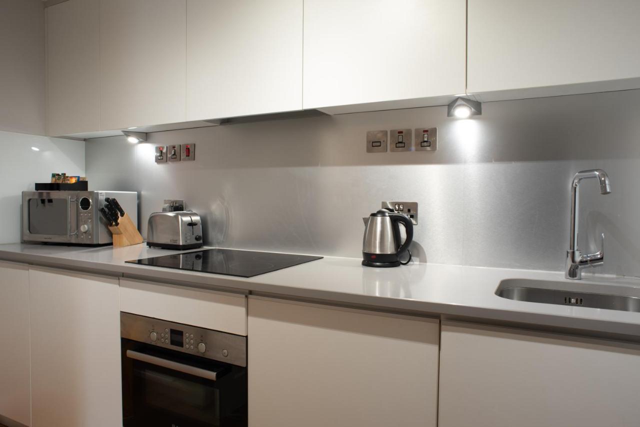 PREMIER SUITES Reading Bagian luar foto