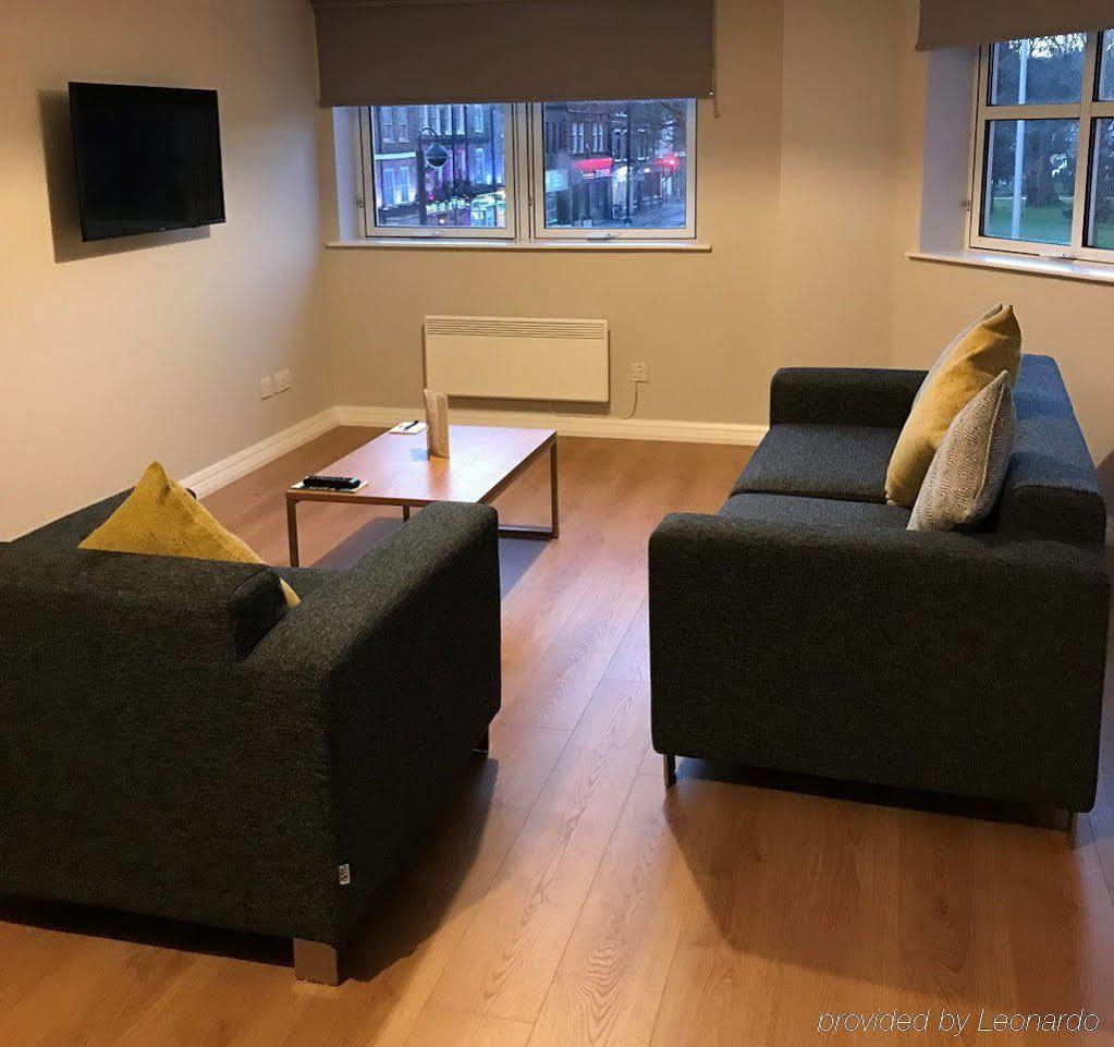 PREMIER SUITES Reading Bagian luar foto