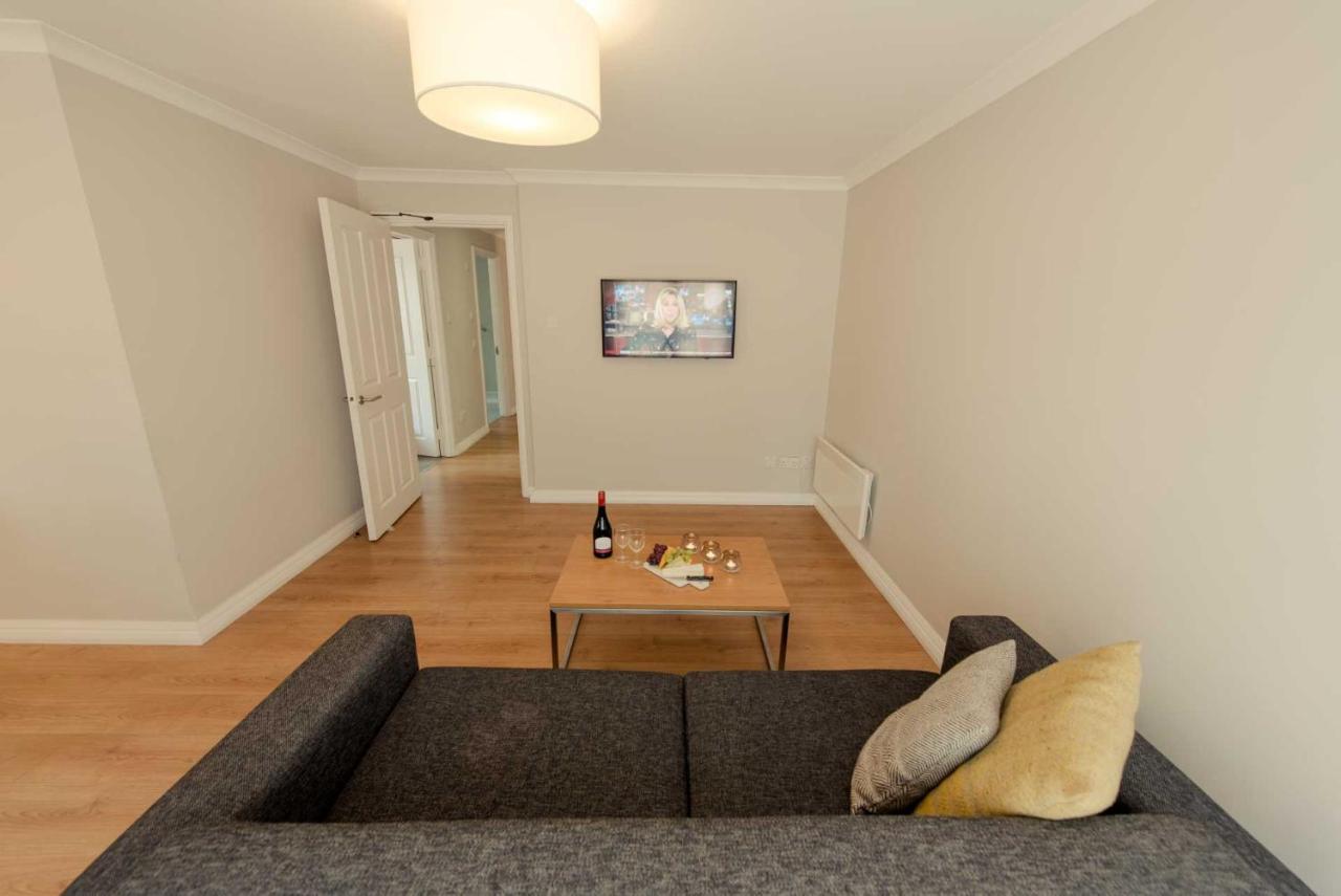 PREMIER SUITES Reading Bagian luar foto